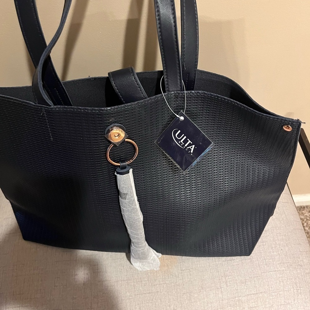 NWT Ulta Navy Basketweave Tassel Tote - Picture 4 of 5
